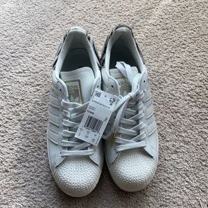 Adidas Women’s Superstar Bold White size US8
